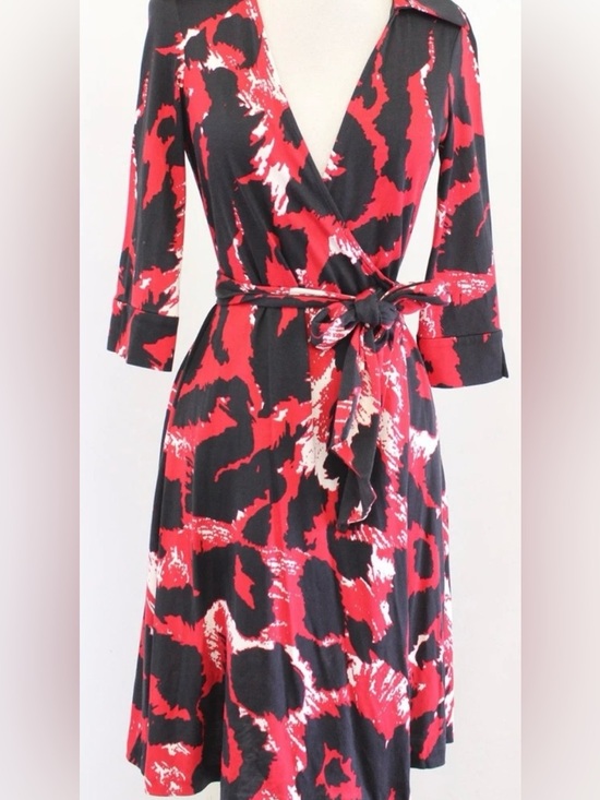 Diane Von Furstenberg Dresses & Skirts - Diane Von Furstenberg Jeanne Wrap Dress 100% Silk Jersey DVF Splatter Print 8